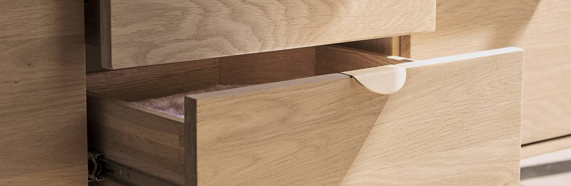 Solid oak: A fine, high-quality, hard-wearing wood