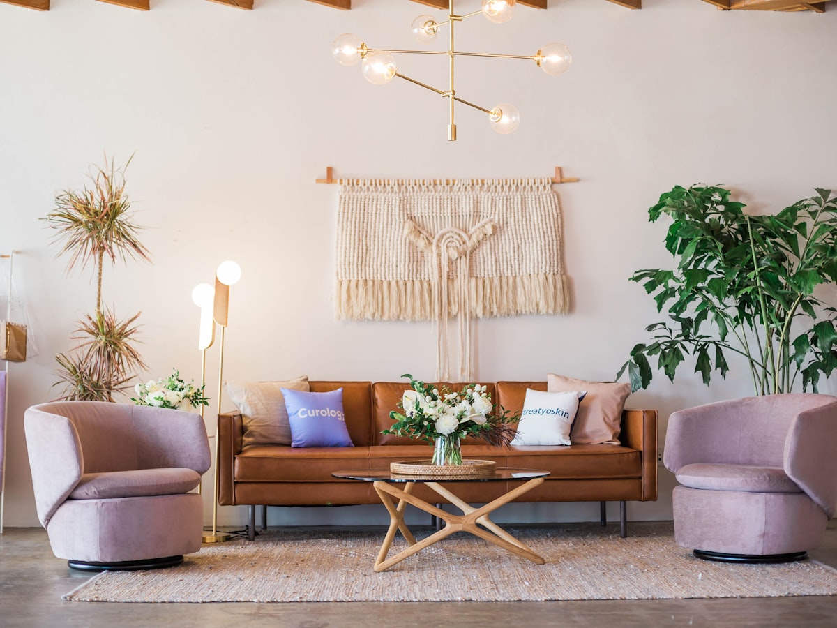 Mixed wood tones interior